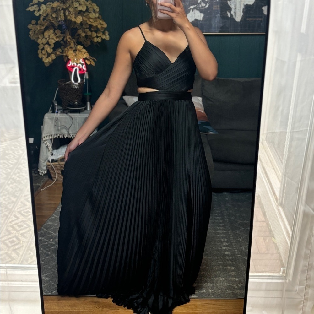 ⚫️ LULUS Got the Glam Black Pleated Cutout Maxi Dress - Picture 3 of 12